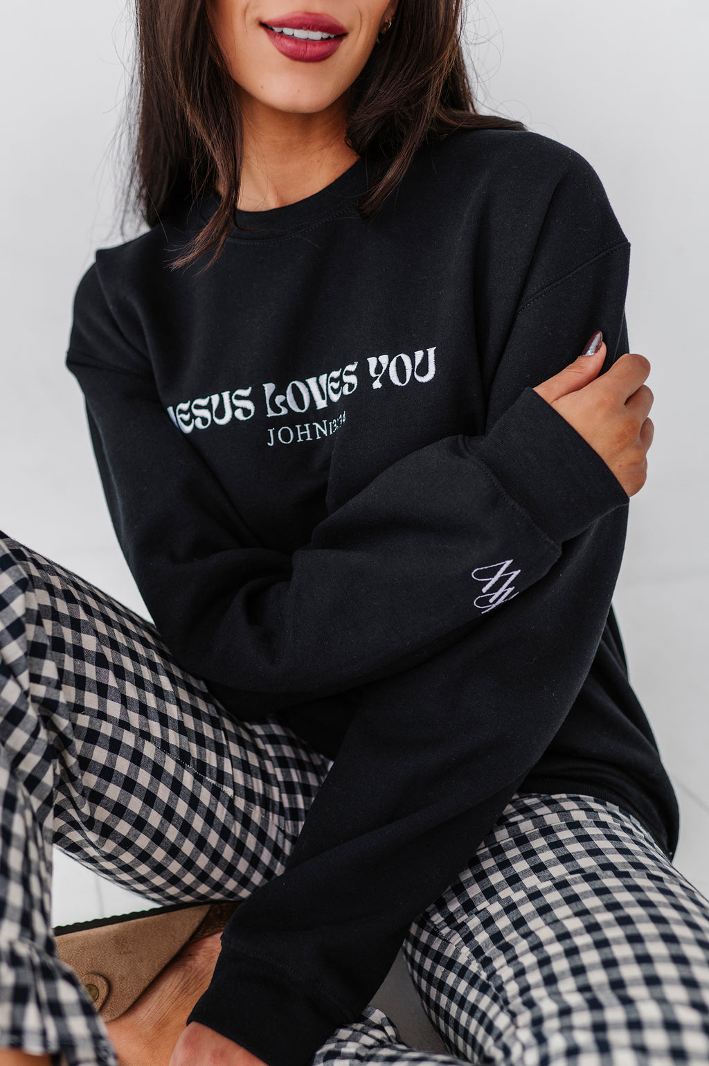 Jesus Loves You Embroidered Crewneck - Black