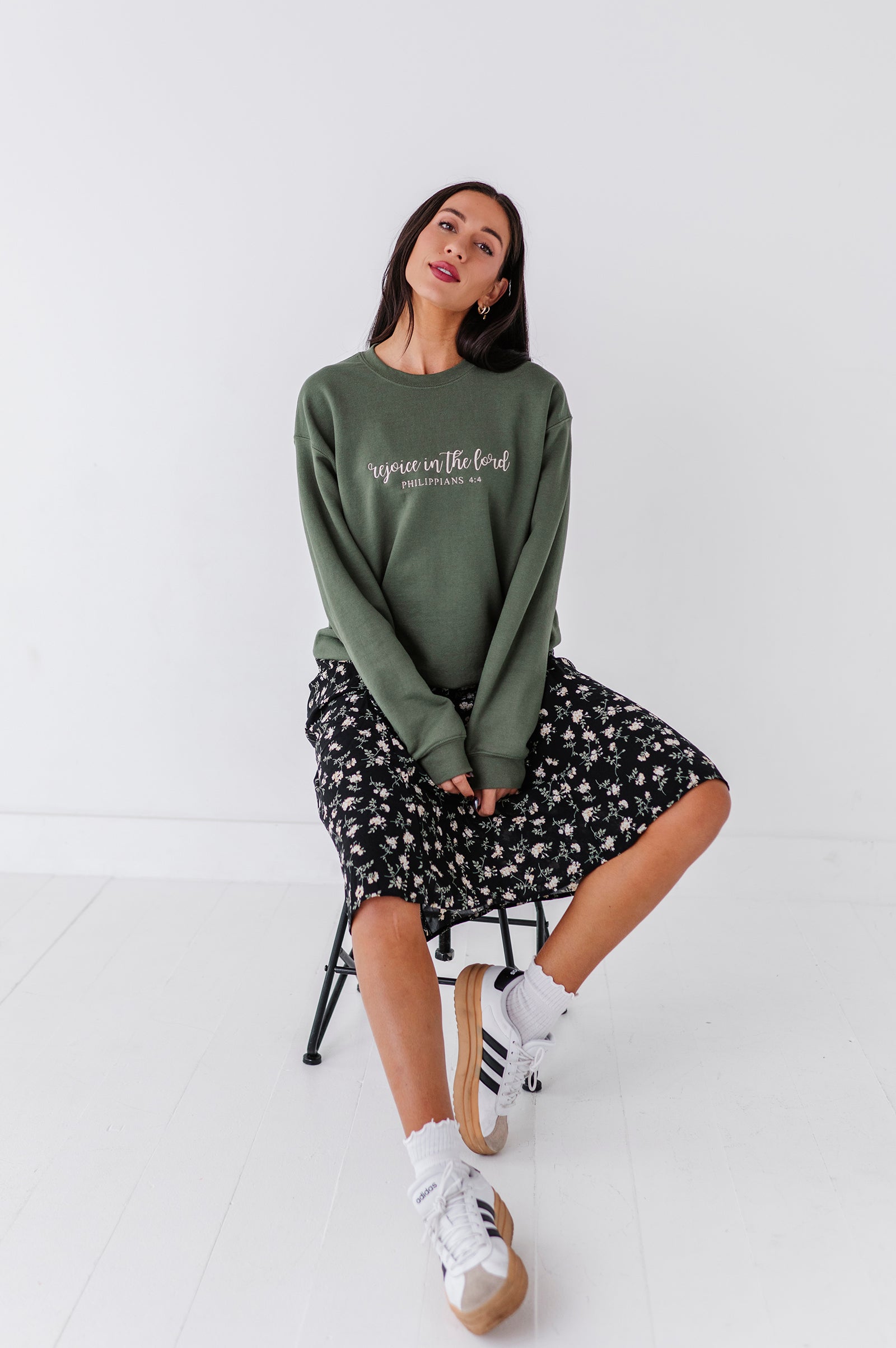 Rejoice In The Lord Embroidered Crewneck - Olive