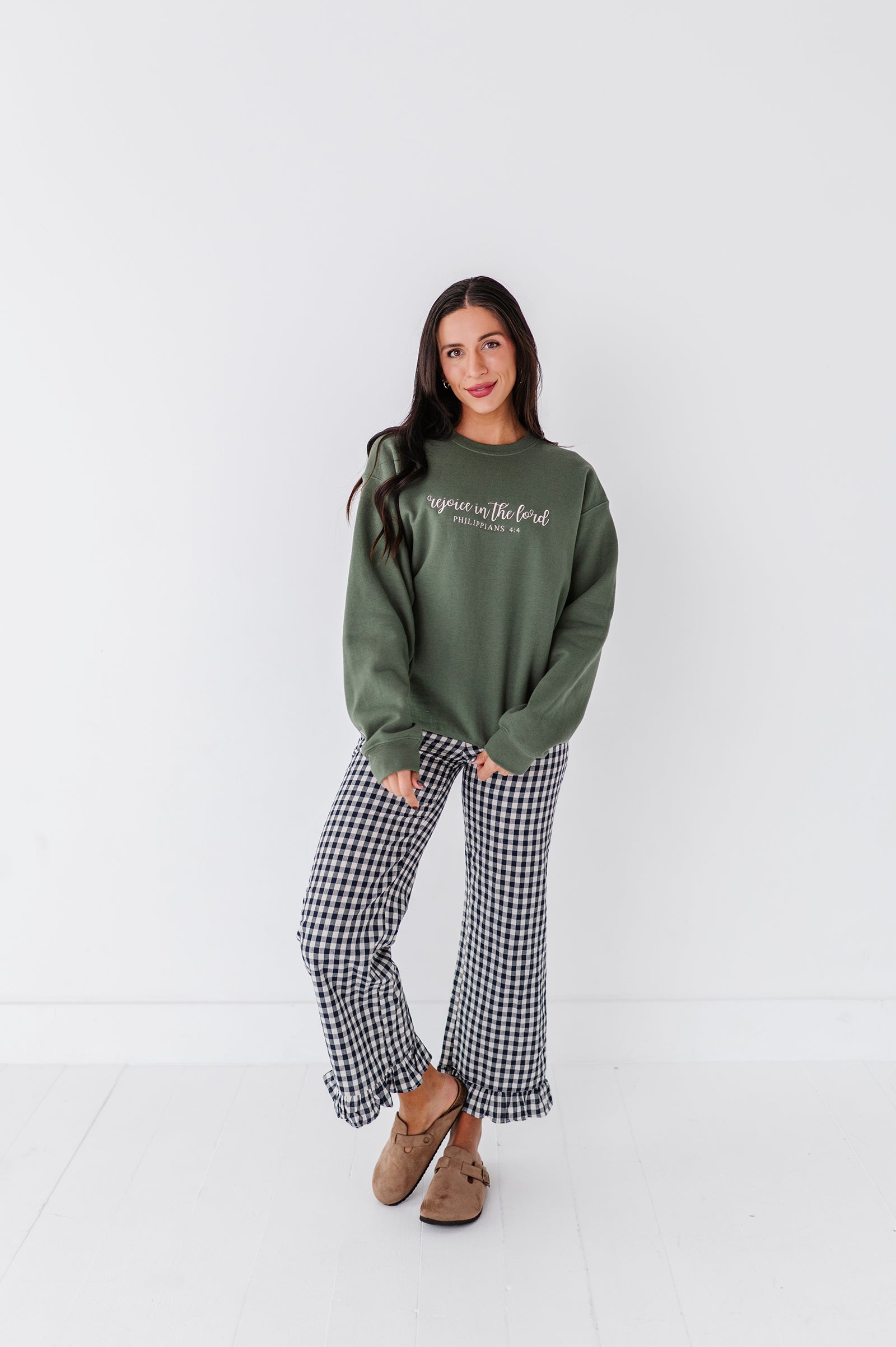 Rejoice In The Lord Embroidered Crewneck - Olive